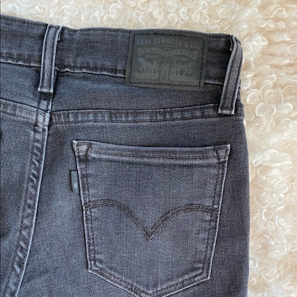 Levi’s 711 Skinny Jeans